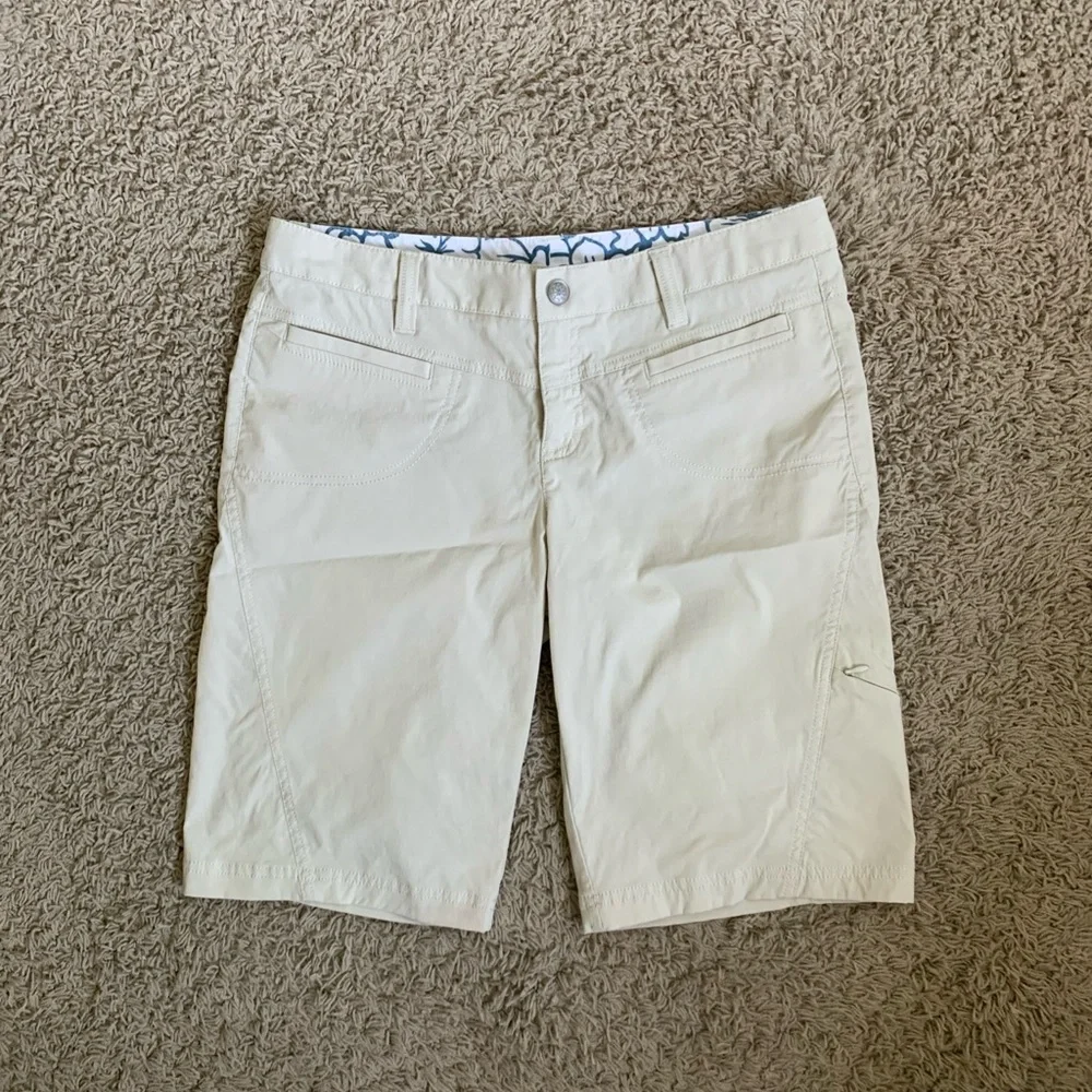 Athleta size 10 Bermuda length hiking shorts beige/khaki - Picture 1 of 4